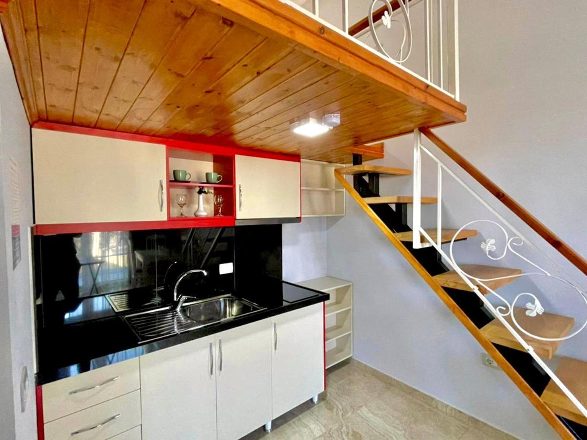 Crown Deluxe Apartments Sarandë Eksteriør billede
