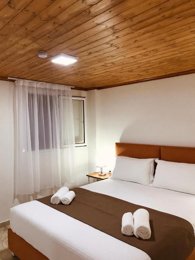 Crown Deluxe Apartments Sarandë Eksteriør billede