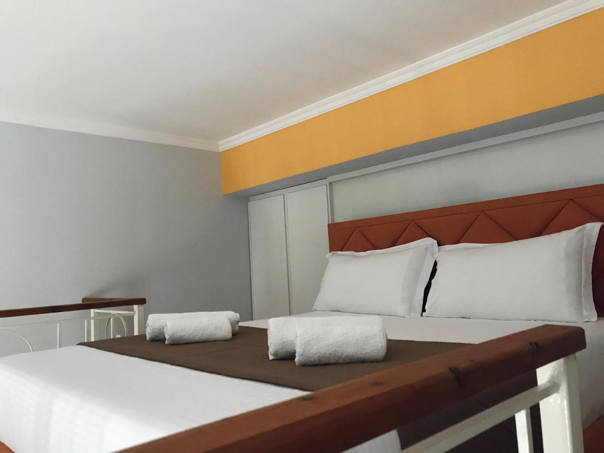 Crown Deluxe Apartments Sarandë Eksteriør billede