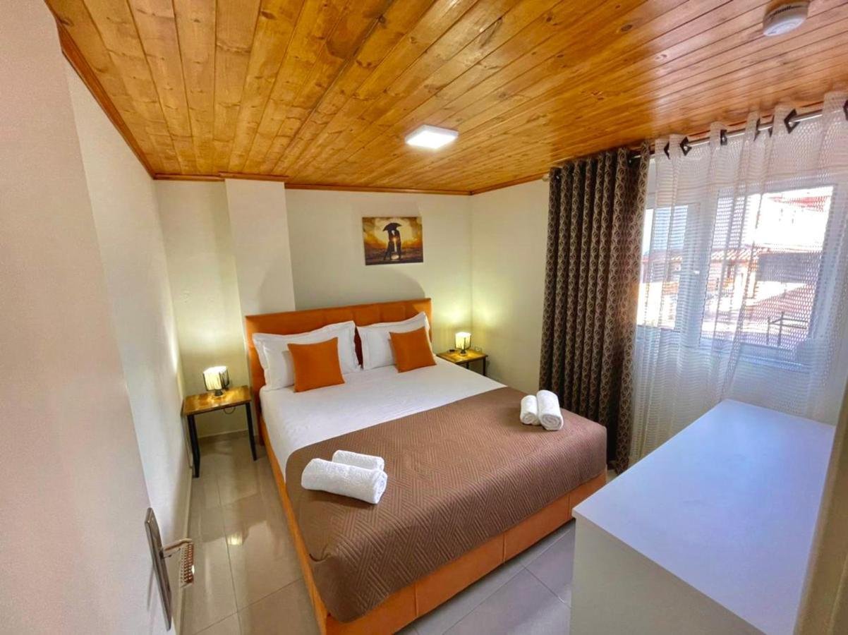 Crown Deluxe Apartments Sarandë Eksteriør billede