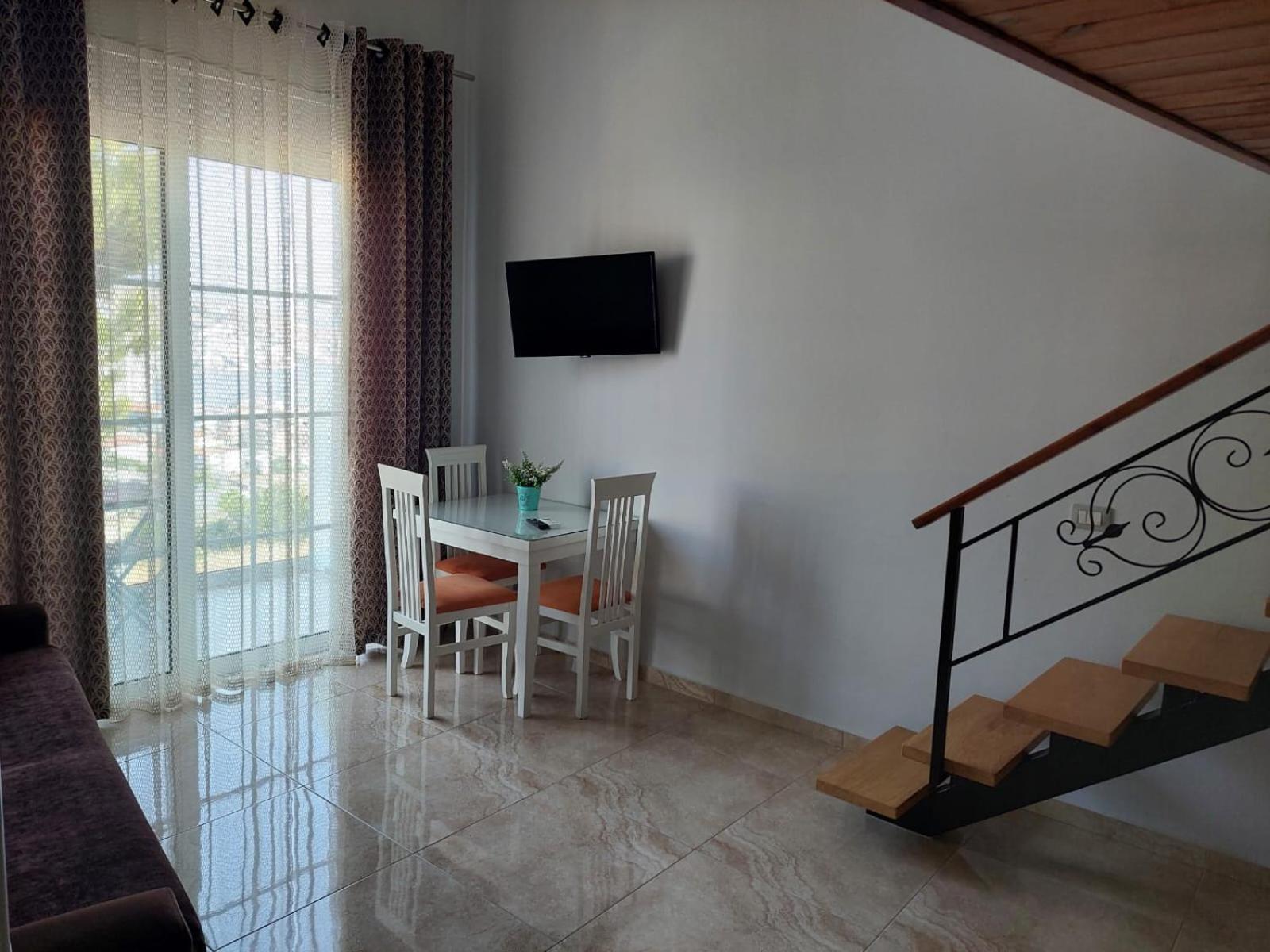 Crown Deluxe Apartments Sarandë Eksteriør billede