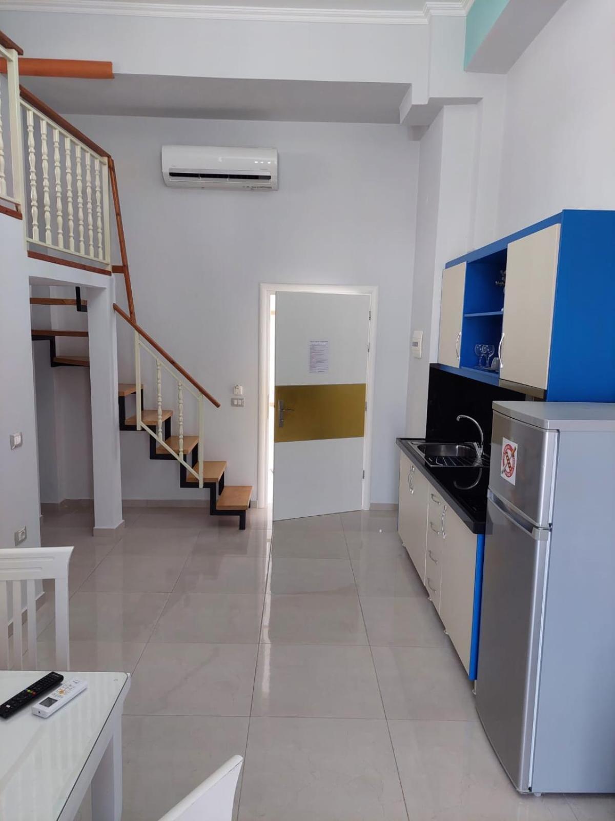 Crown Deluxe Apartments Sarandë Værelse billede