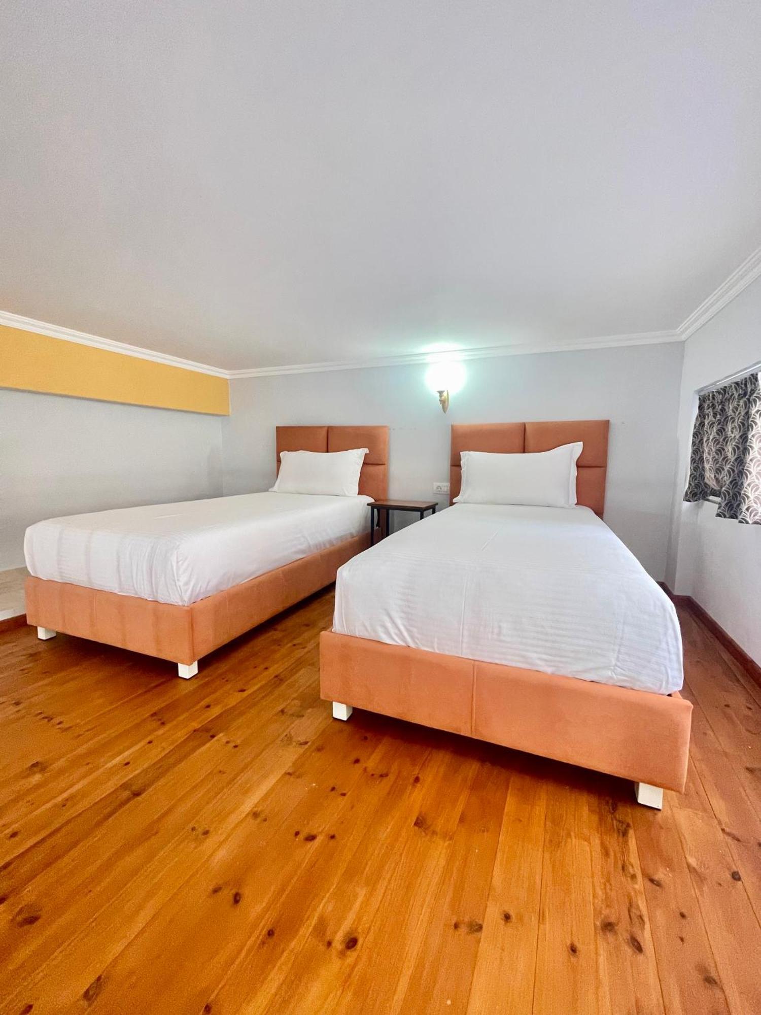 Crown Deluxe Apartments Sarandë Eksteriør billede