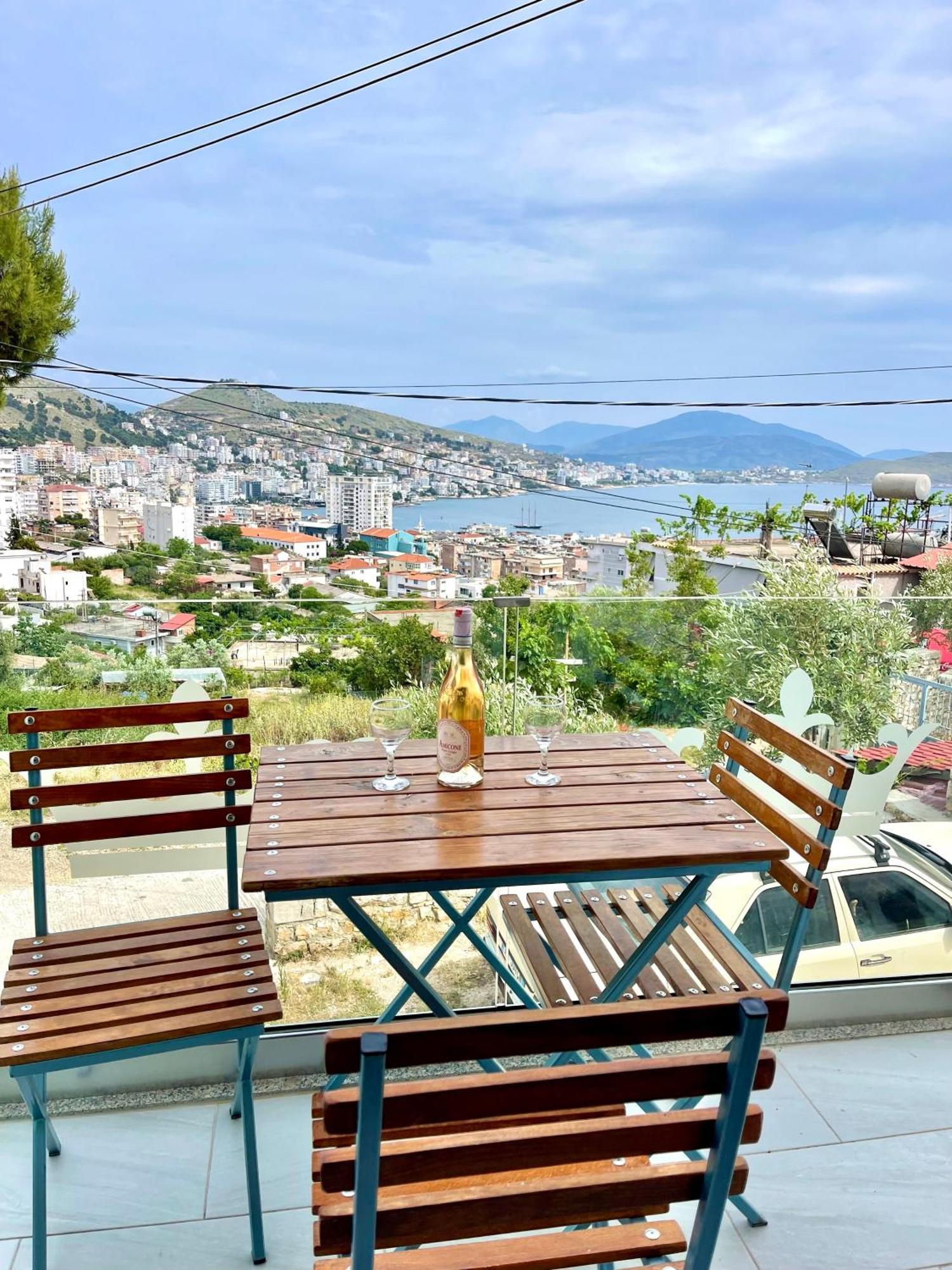 Crown Deluxe Apartments Sarandë Eksteriør billede
