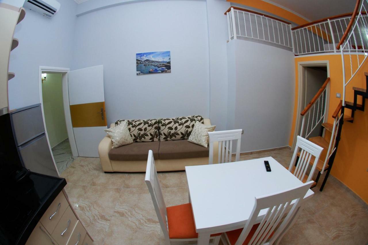 Crown Deluxe Apartments Sarandë Eksteriør billede